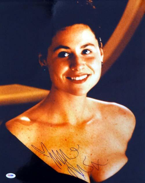 Minnie Driver Autographed 16X20 Photo PSA/Dna #T14453