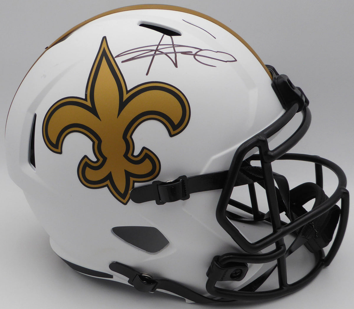 Alvin Kamara Autographed Lunar Eclipse White Full Size Replica Helmet New Orleans Saints Beckett Bas Qr #1W403069