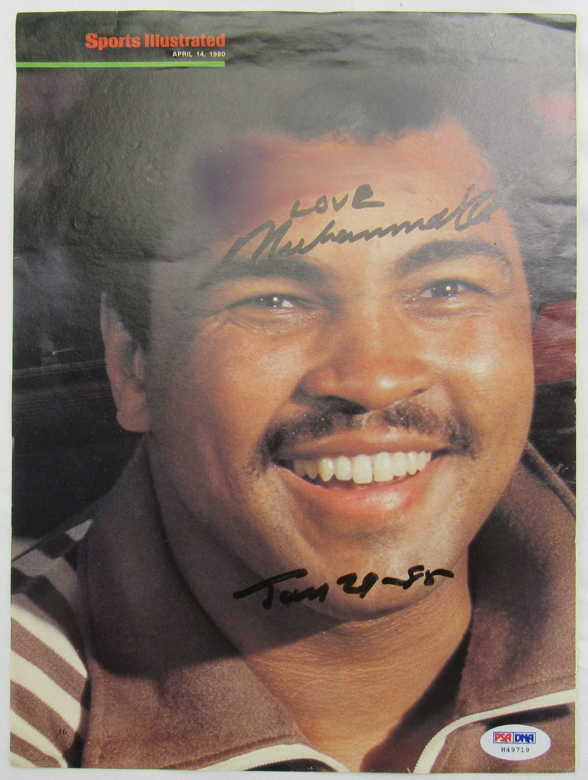 Muhammad Ali Signed Auto 8.5X11 Magazine Page PSA/Dna Loa H49719