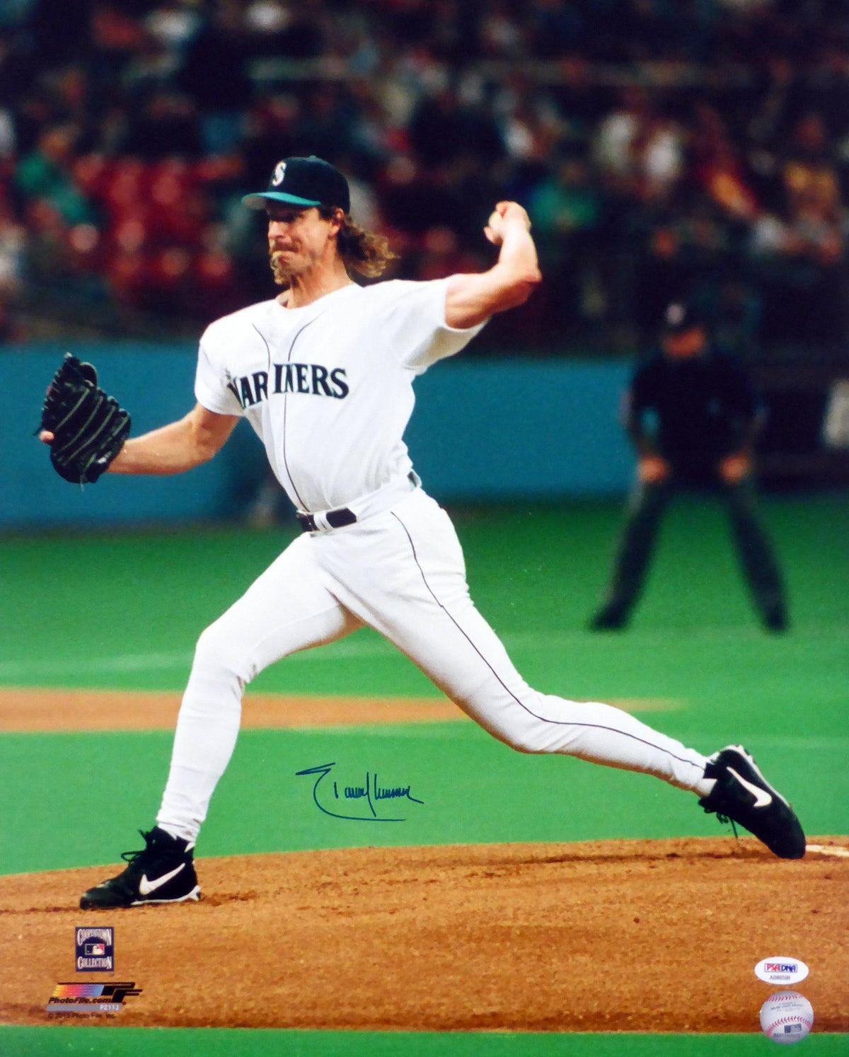 Randy Johnson Autographed 16X20 Photo Seattle Mariners PSA/Dna Stock #110982