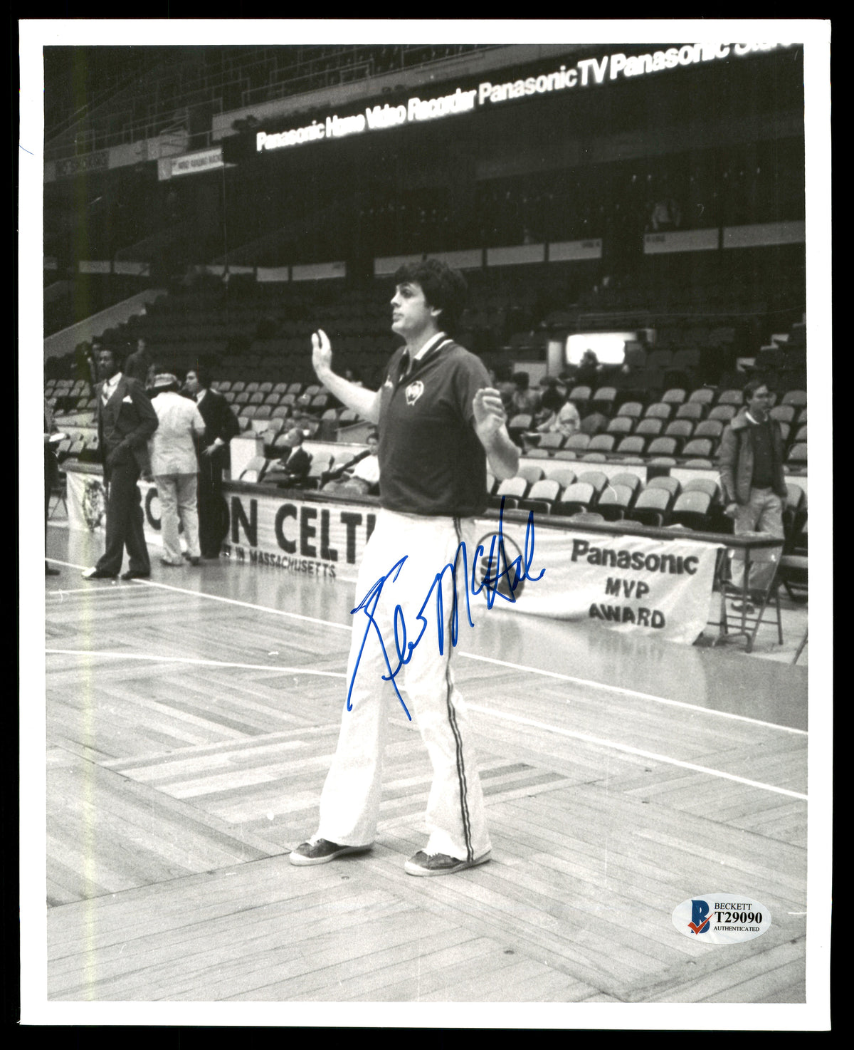 Kevin Mchale Autographed 8X10 Photo Boston Celtics Vintage Beckett Bas #T29090