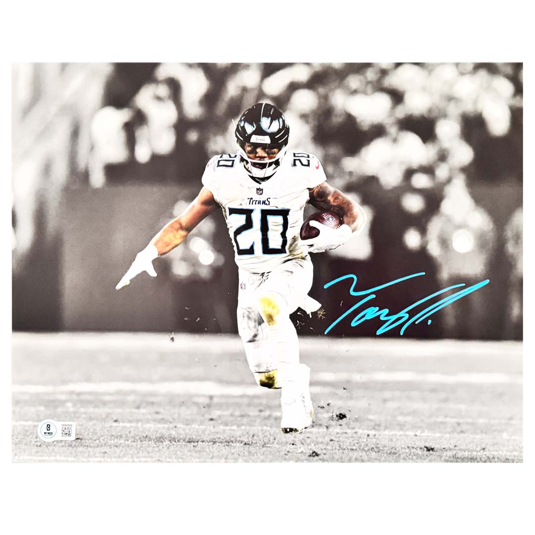 Tony Pollard Signed Tennessee Black And White Football 11X14 Photo (Beckett)